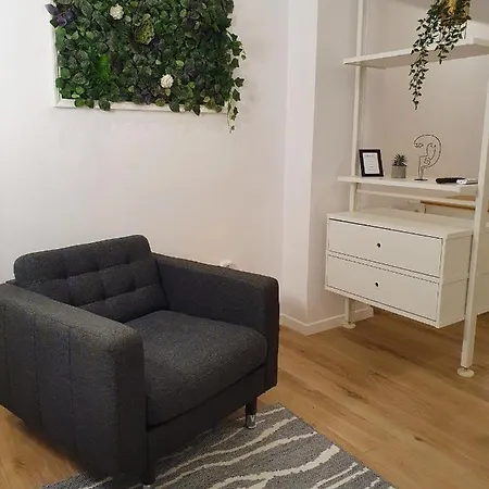 Pearl Studio Apartment Bucharest