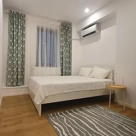 Pearl Studio Apartment Bucharest